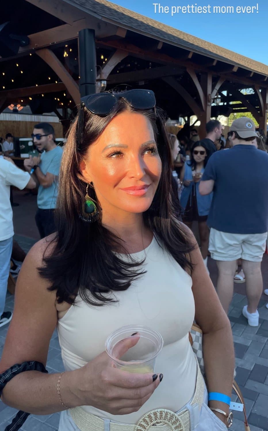 Her daughter looks pissed everyone is gonna beat off to her mom on milf Monday, not her