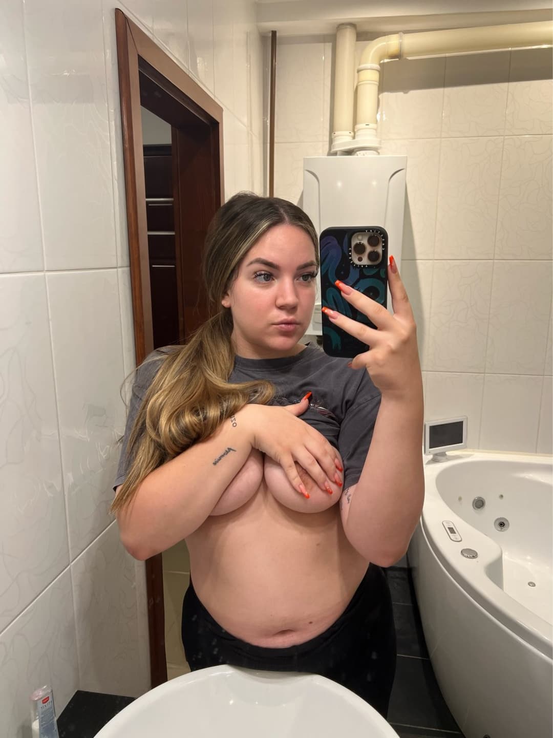 Big ass Hungarian fuckpig Sophie kik: blanderaz send me your favorite pics of her for more