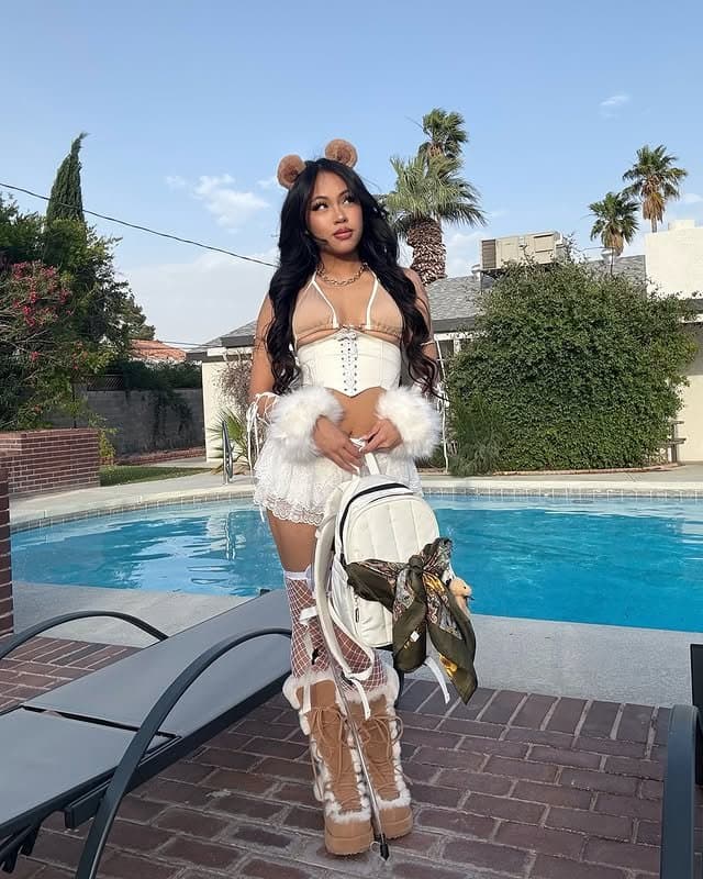 Sexy phat ass ABG teen Noelle