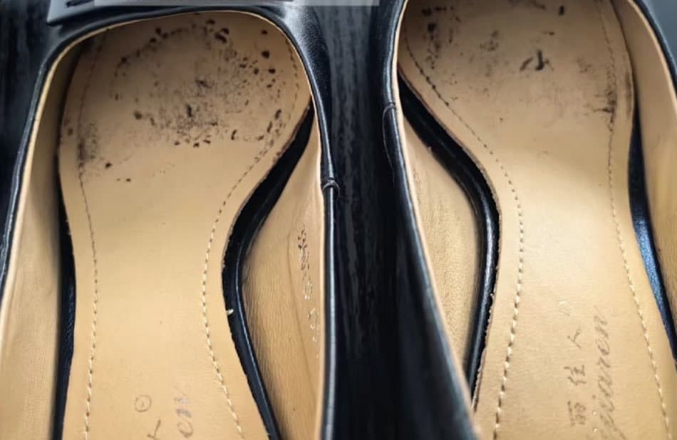 Asian feet / shoes & cum