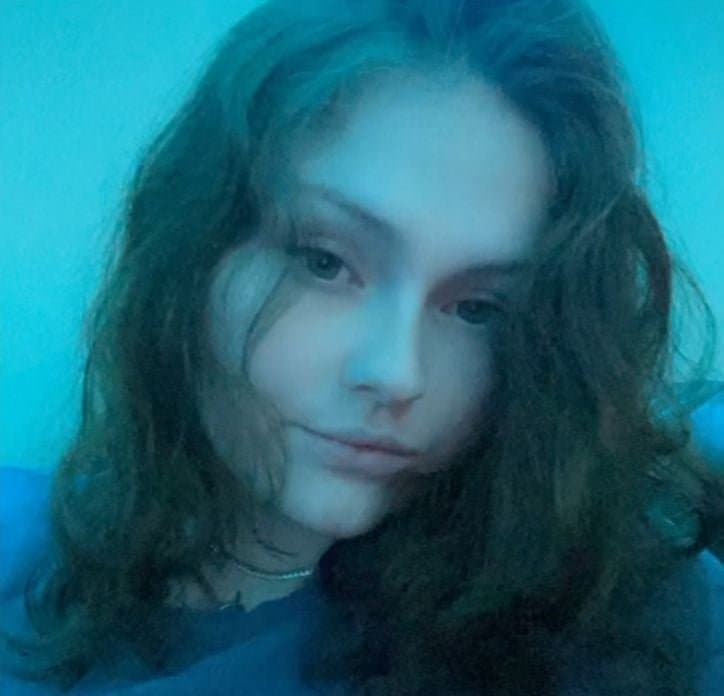 Sex deprived slut loves seeking attention