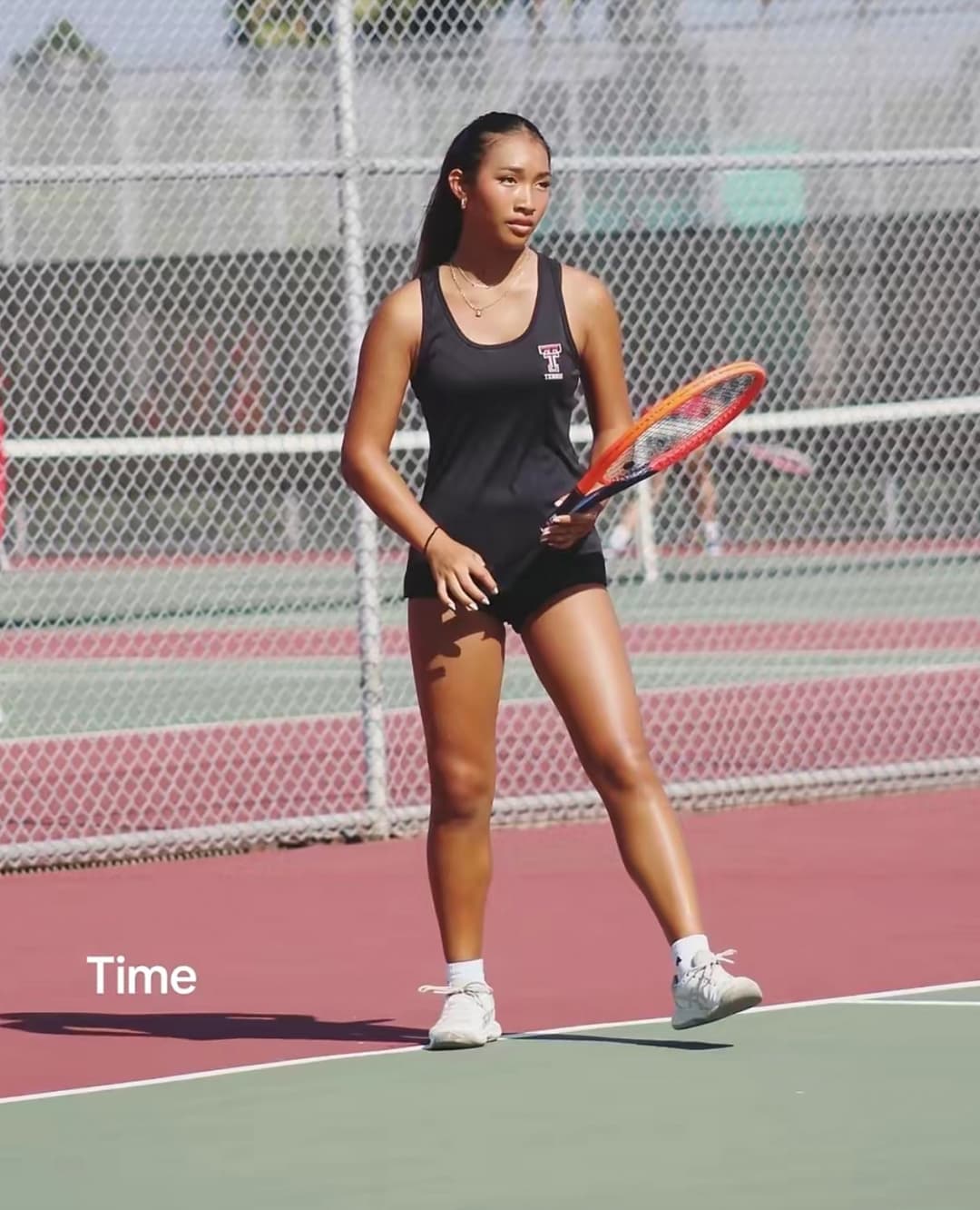 - friends asian slut girlfriend playing Tennis -