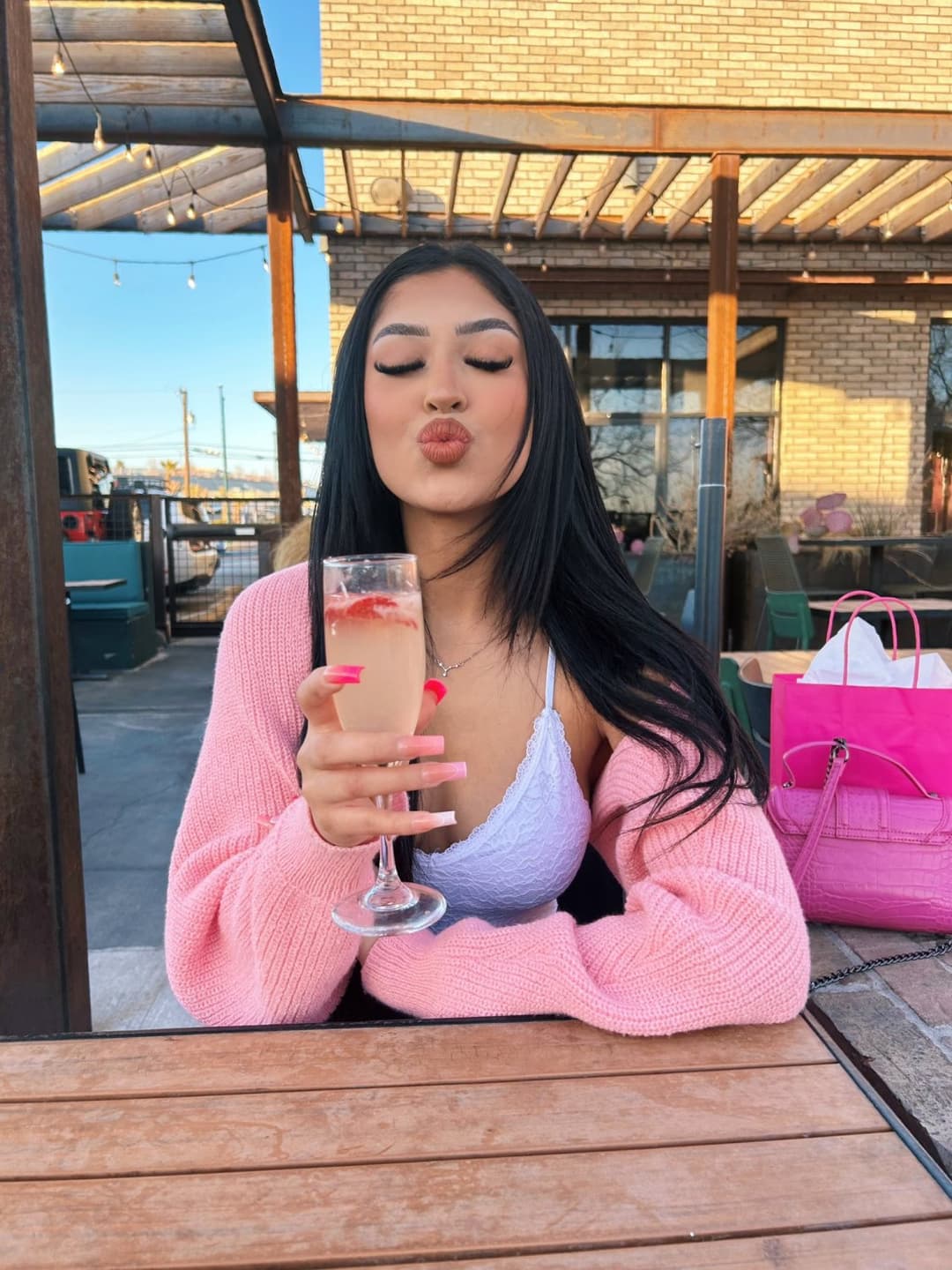 Sexy Latina Hooters girl