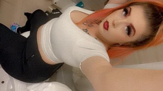 Click to view full size Karlie thick white redhead with the phat ass