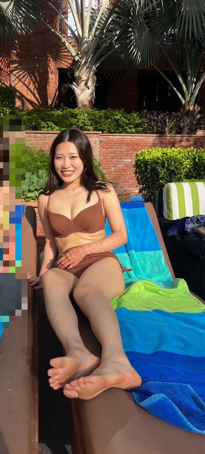 Cute Japanese Girl shows feet in India loves Indian Men