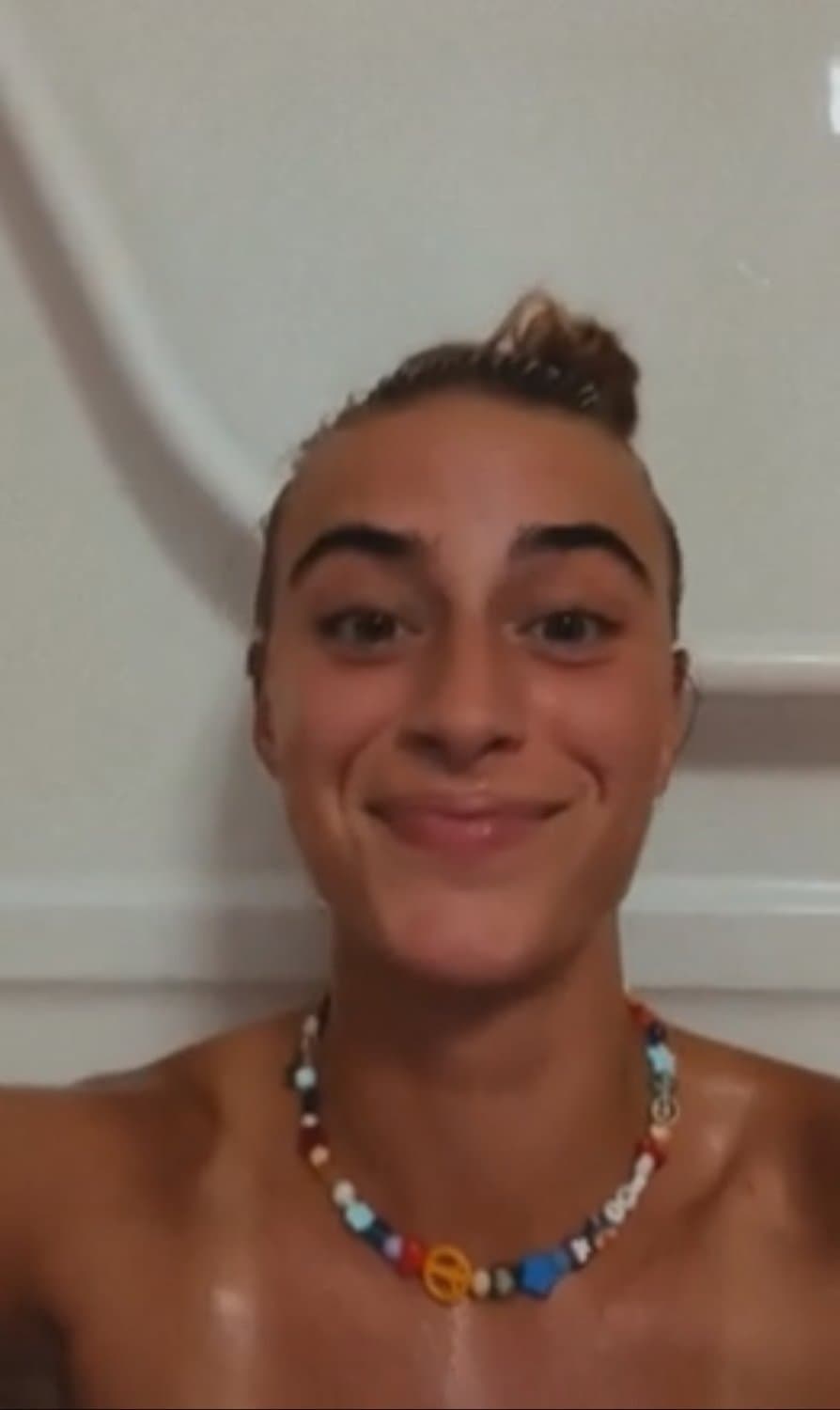 Betraying my teen feminist lesbian friend because I think it’s funny ?