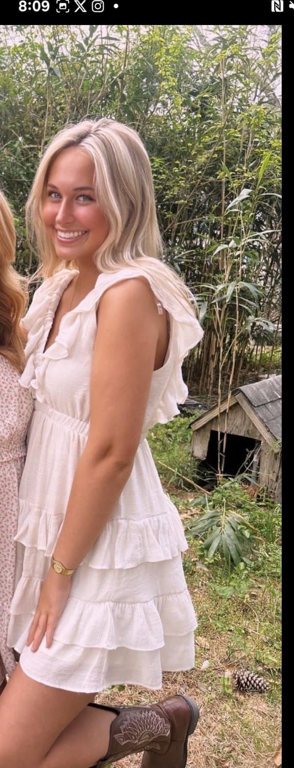 Hot 20yr collage girl tessa with sexy smile and rockin body