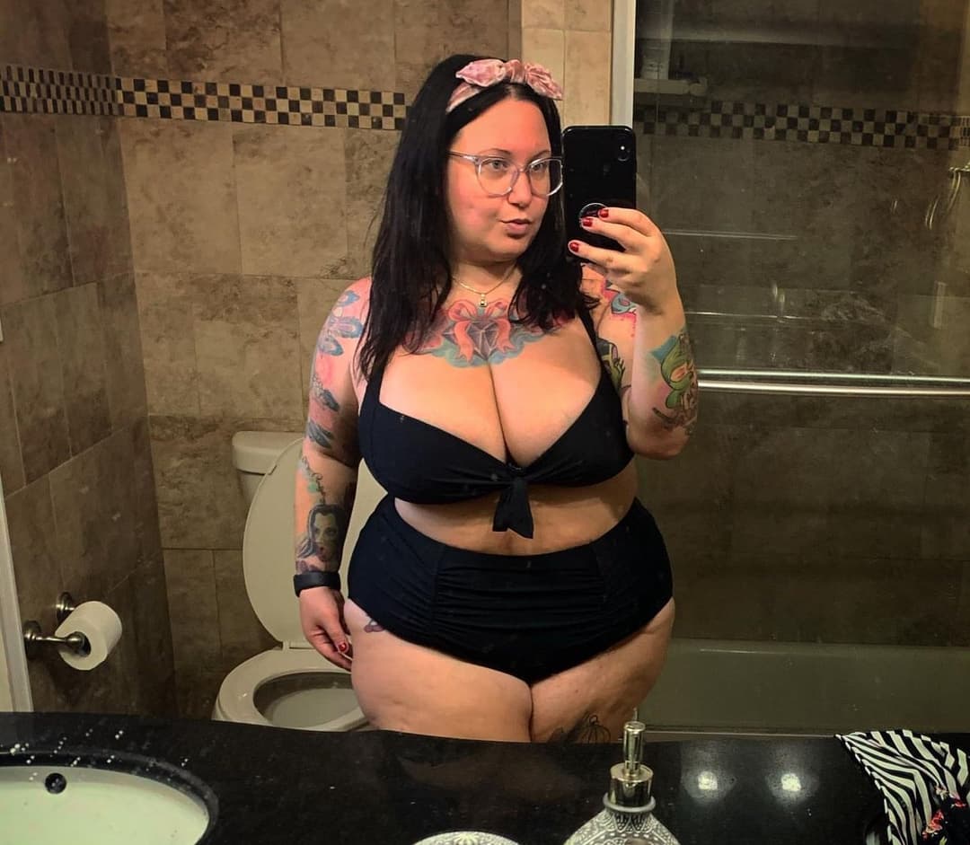 Big tits bbw goth slut Nicole fat chubby cum slut