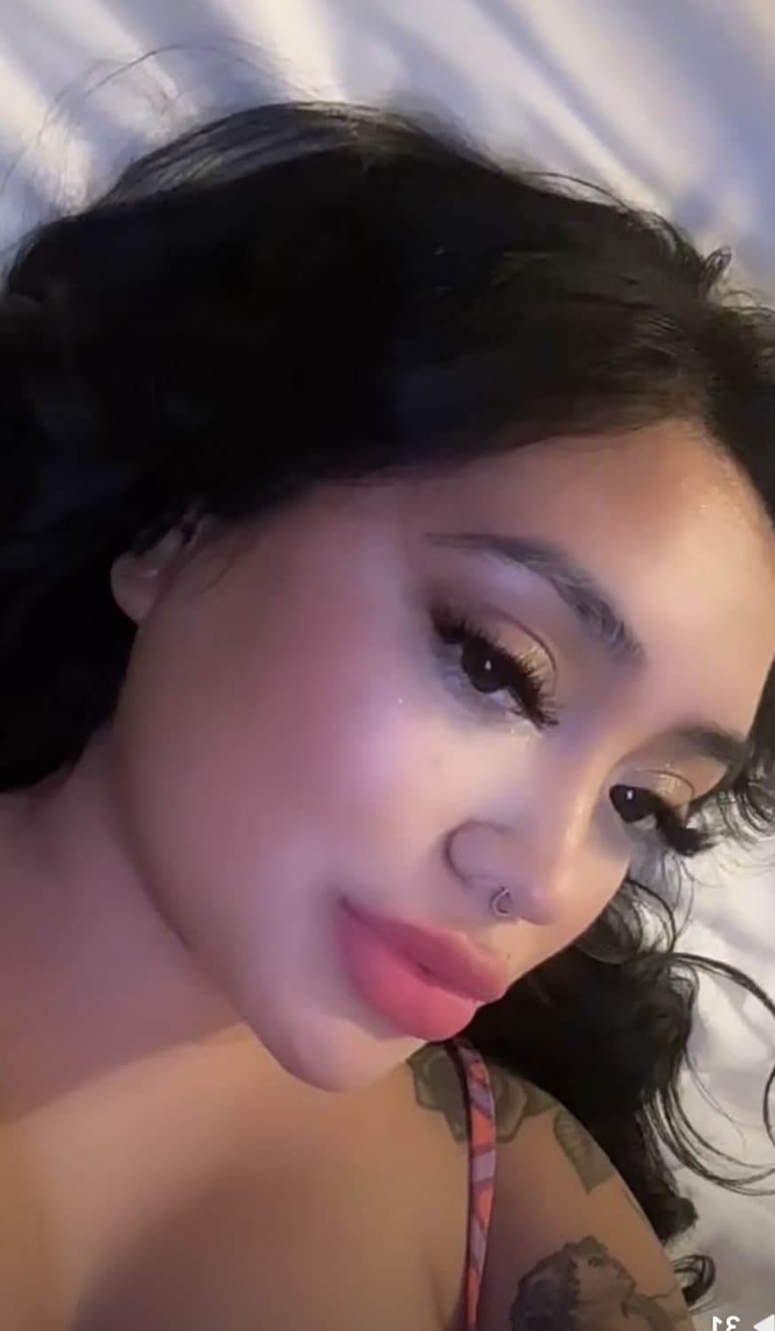 Thick Busty latina Daniella