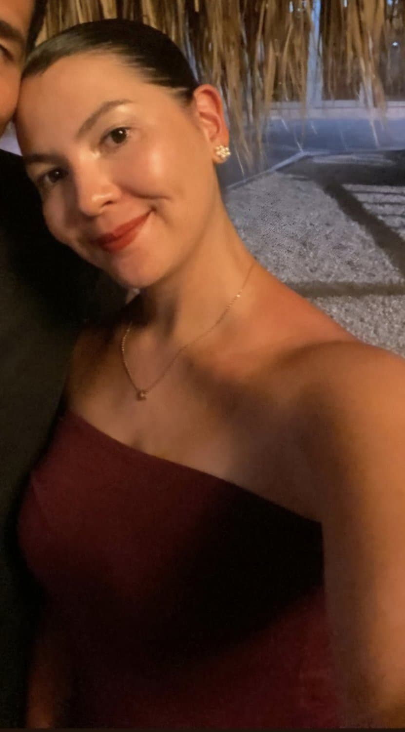 Hot Asian-latina with big boobs and amazing legs. Enjoy!