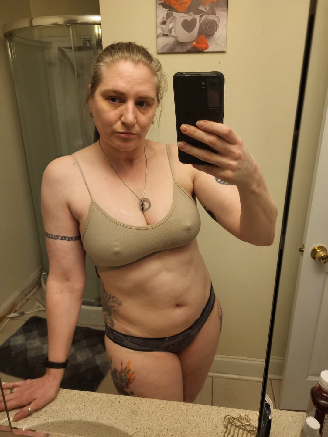 Blonde Webslut Dana Stripping