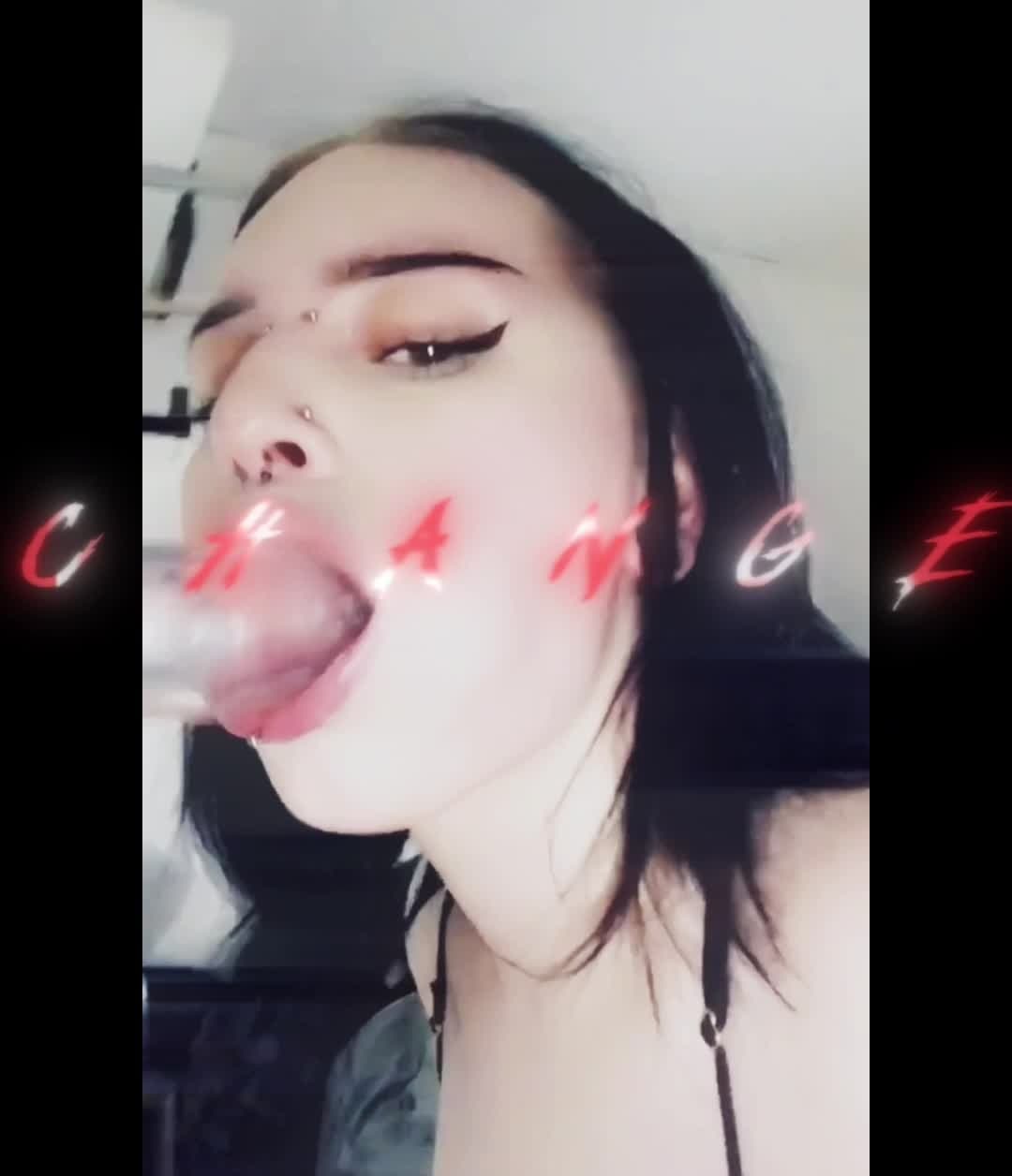 Klaudia Knows Her Brother Knows