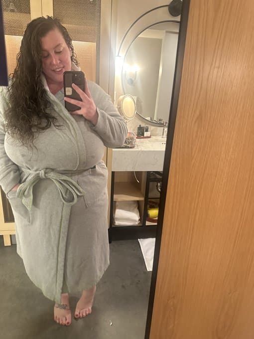 Click to view full size Hot bbw showing her sex skills 1