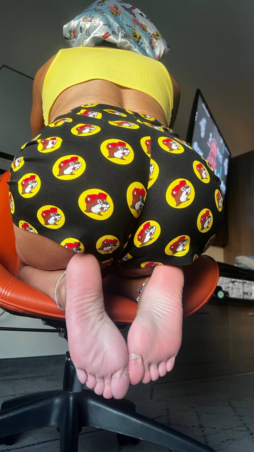 Effie booty hole and soles