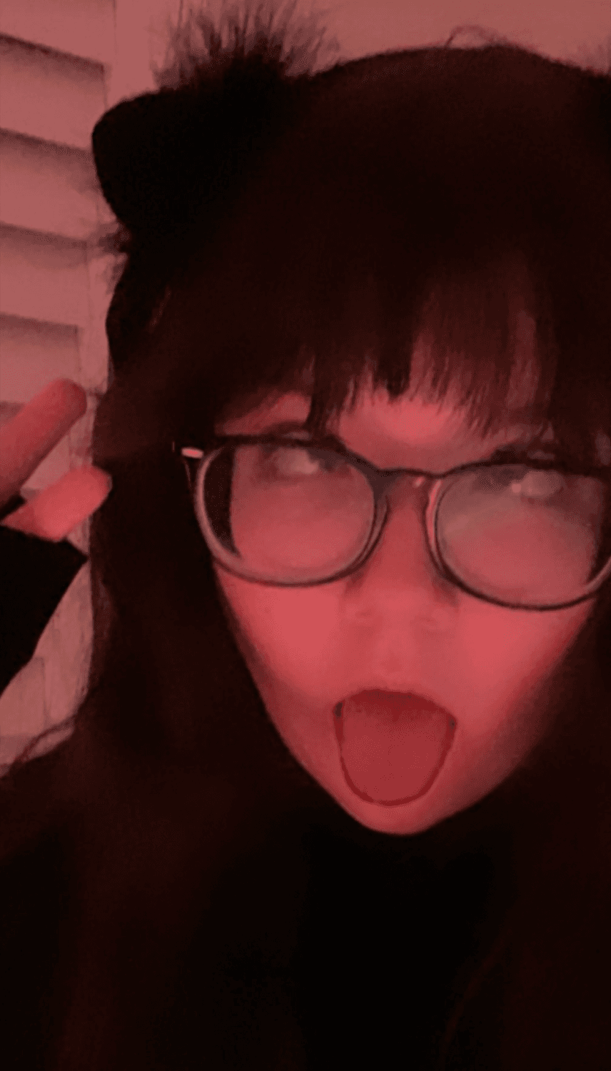 nerdy chubby glasses girl