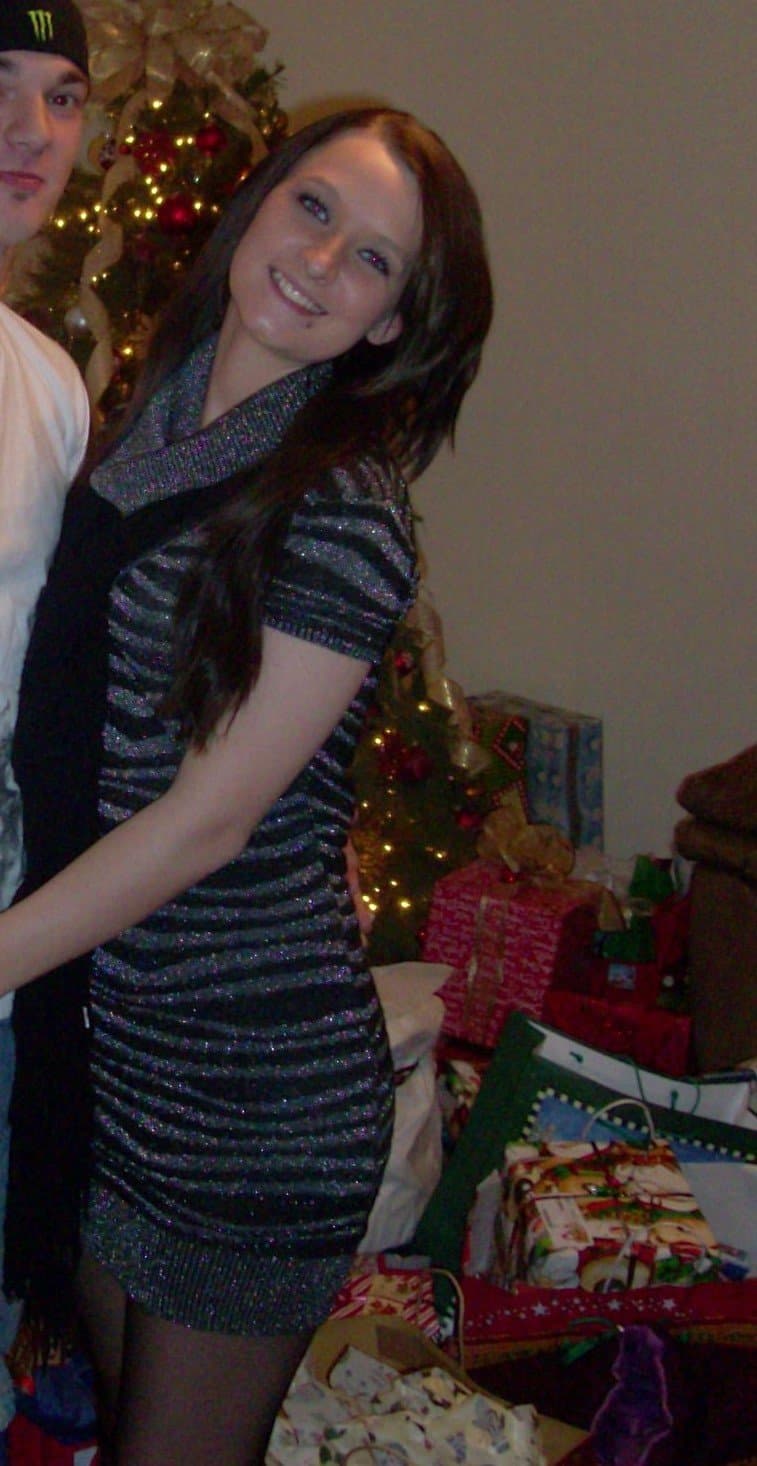 Two girls live out their dream of getting naked and making out with each other on the G G W bus