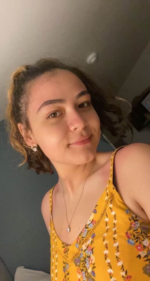 Flat tiddies wanting some spotlight