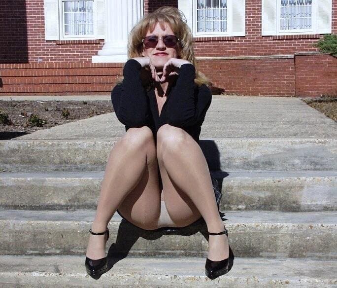 hotlegs-sammi pantyhose queen