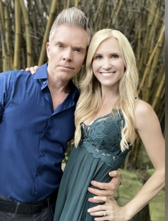 Traci, Soccer Mom, 39, nurse, gets random and lesbian. at Orlando airport hotel bar as records