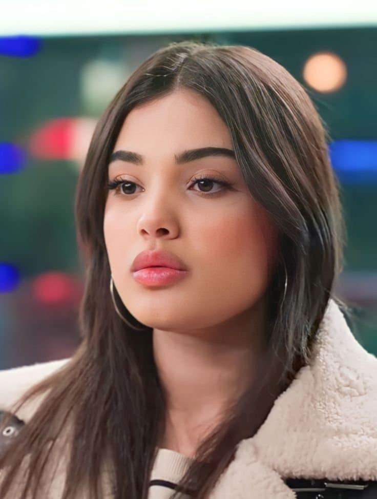 Lizge comet muito linda essa maravilha de mulher ??