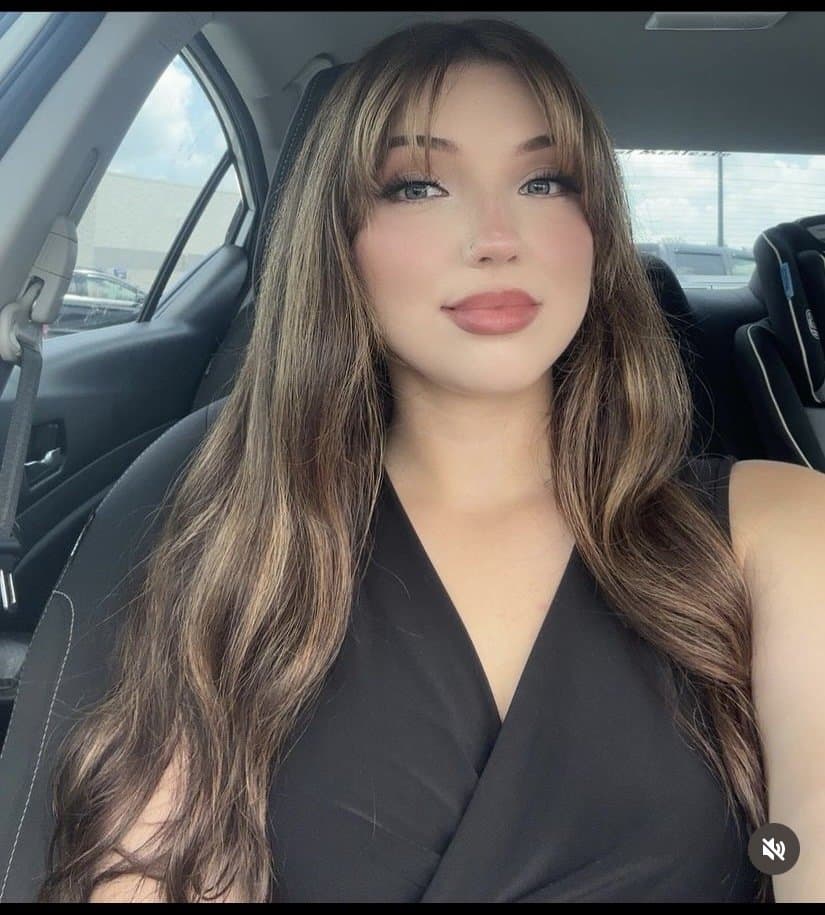 Snowbunny bitch Cat only lets black clap those big buttcheeks