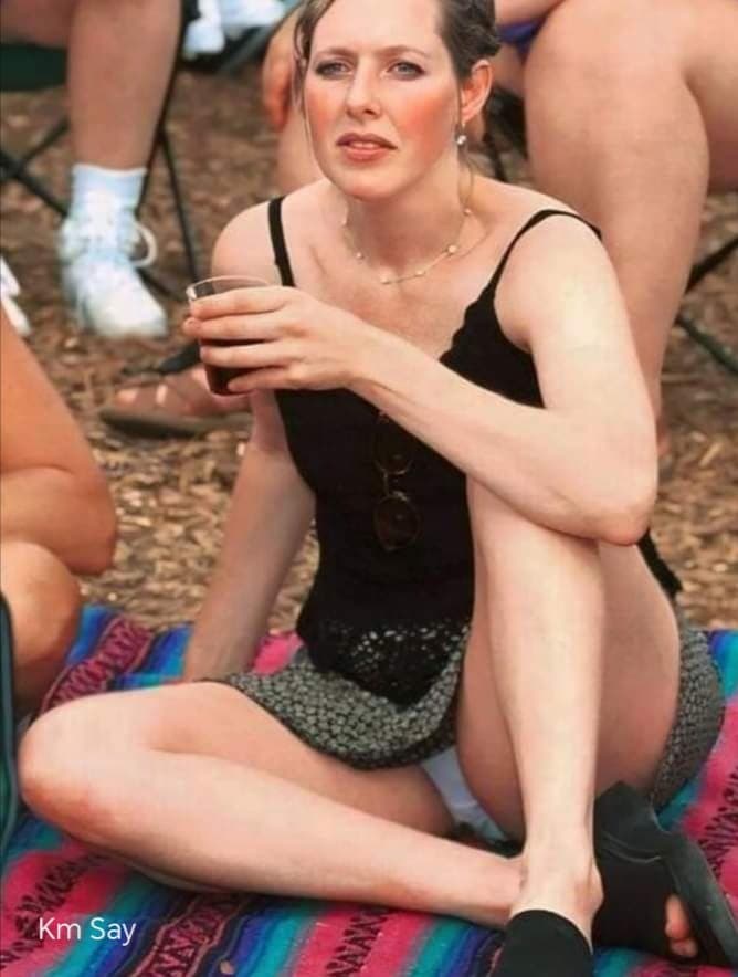 Hermosa descuido o exhibición al público su tanga?1