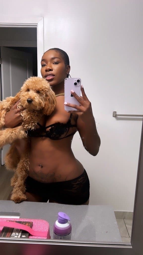 REAL SISTER. Chocolate ebony big booty FAT pussy camera roll nudes