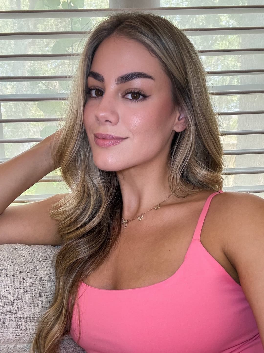 Webslut gamergirl Lululuvely fucked and nude pt.4