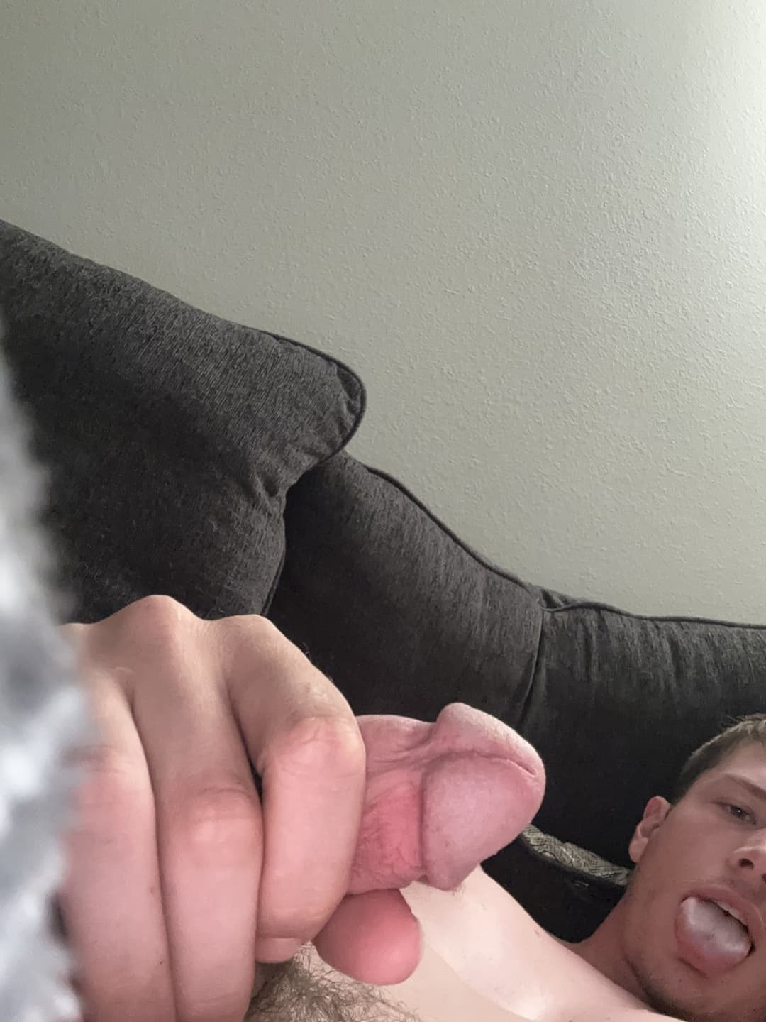 sc Coleh3885. Bicurious, former jock.