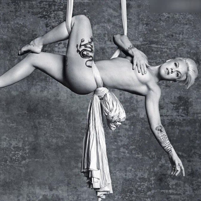 Pink Banging Body & Hot Ass & Petite Suckable Tits Has Me Dripping For The Goddess ?