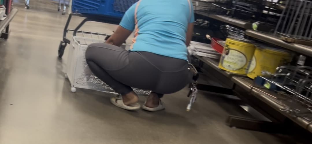 MILF shopping knew I was creeping. Started bending over for me to capture.