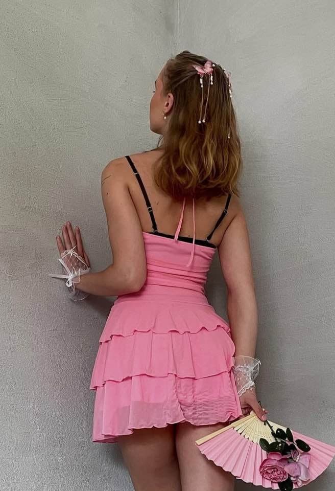 Elina 20 sweden ( no nudes ?)