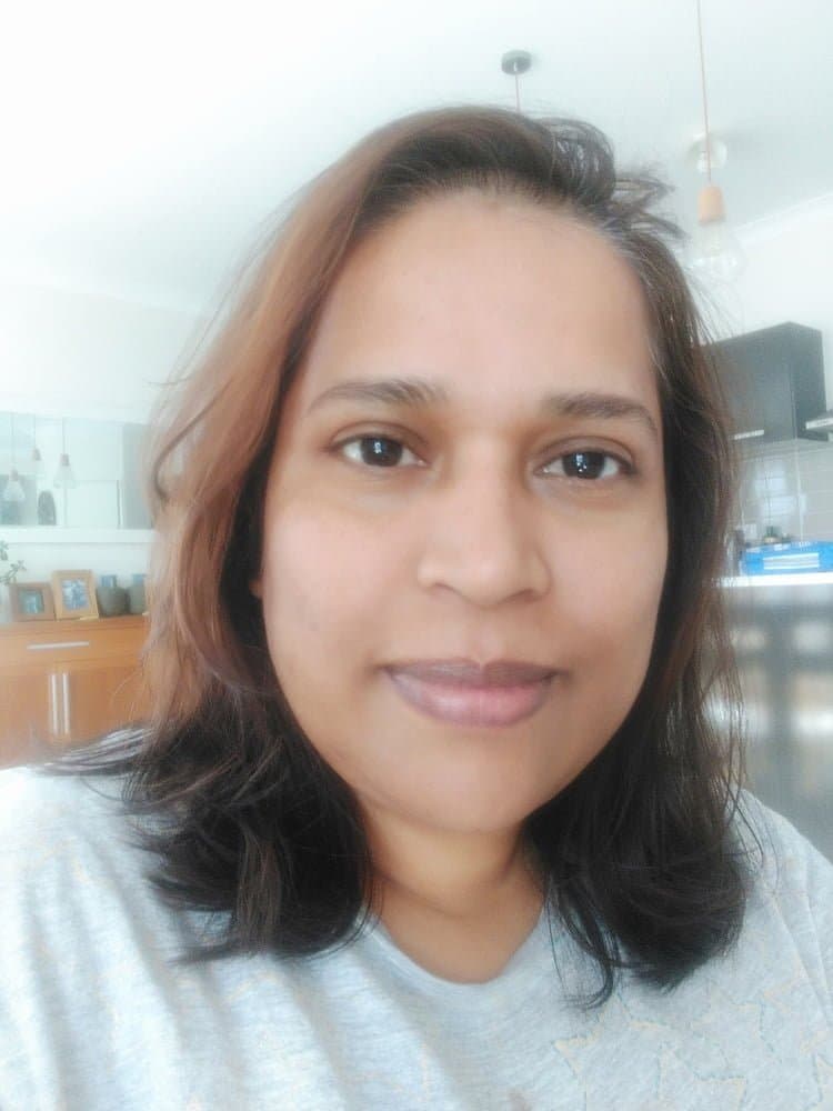 Voluptuous bhabhi from Dhaka, Bangladesh. No one could resist to pound this bhabhi????