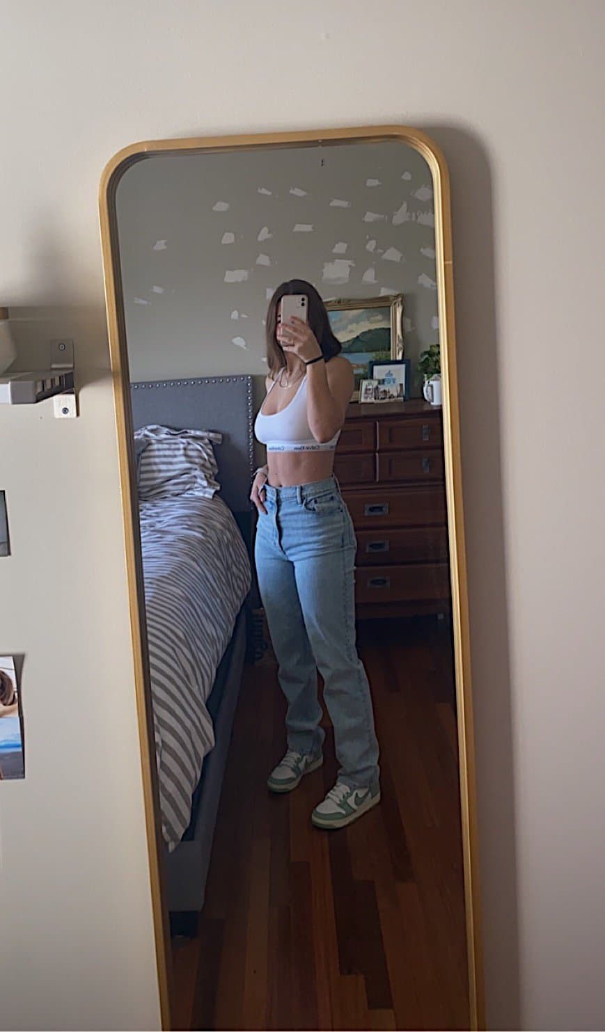 Sexy College Teen Slut Bella Lister (@bella.lister23)