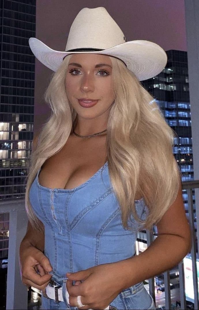 Megan Moroney Big Busty Beautiful Breast&Banging Body Has Me Throbbing She So Adorable and Sexy??