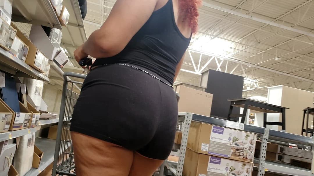 Chunky Butt Latina In Walmart