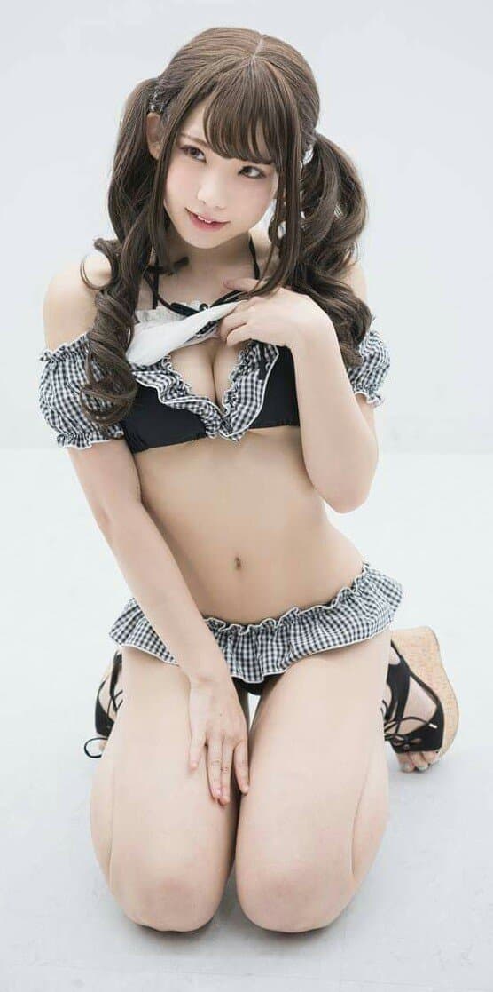 ENAKO RIN: these Japanese Cosplayer worth the waste of your offspring/ baby oil housed in your balls