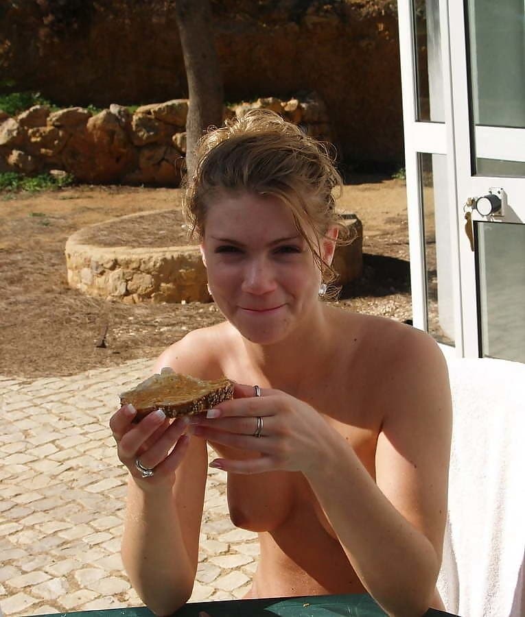 Photoshoot on nudism parc in France with Carolina