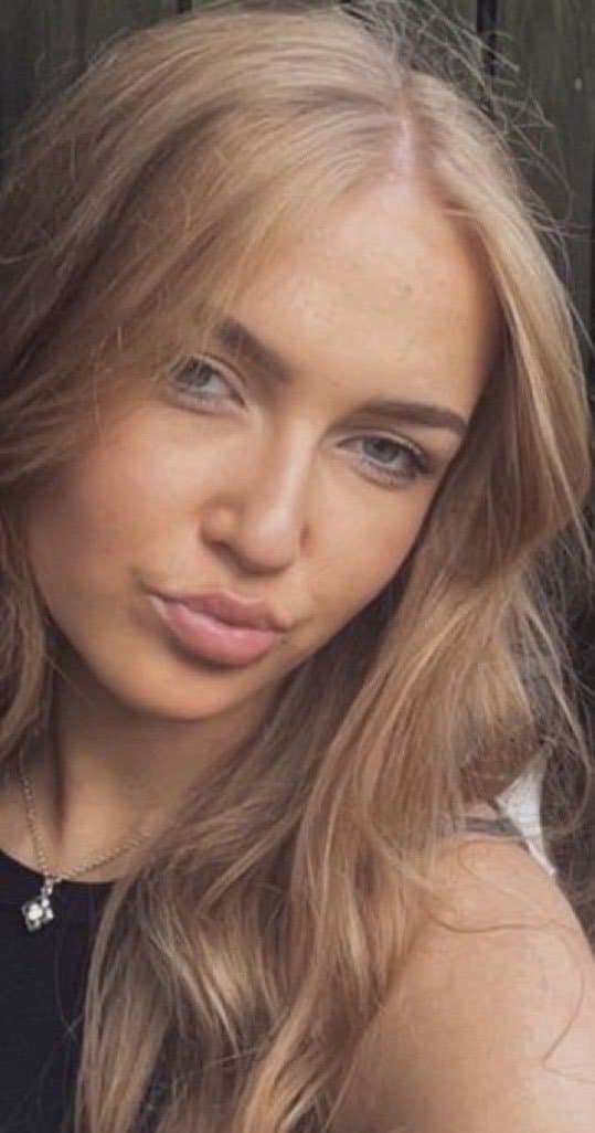 redhead snowbunny wants to go viral