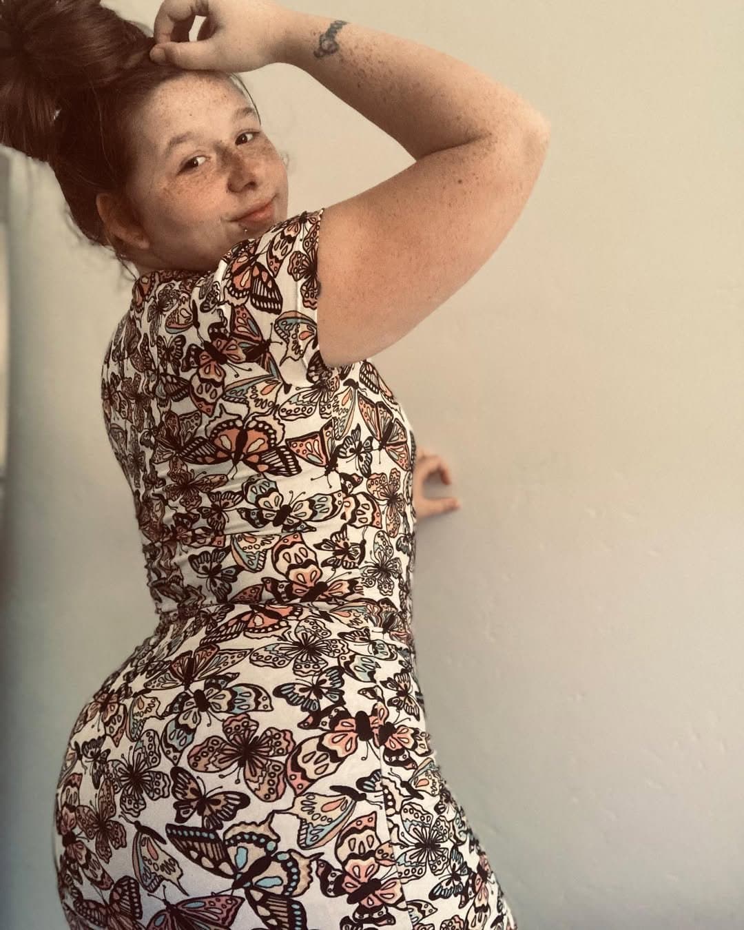 Redhead milf (post her pregnant in an earlier post)