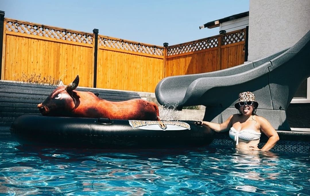 Canada - Mady, short-stack rodeo slut