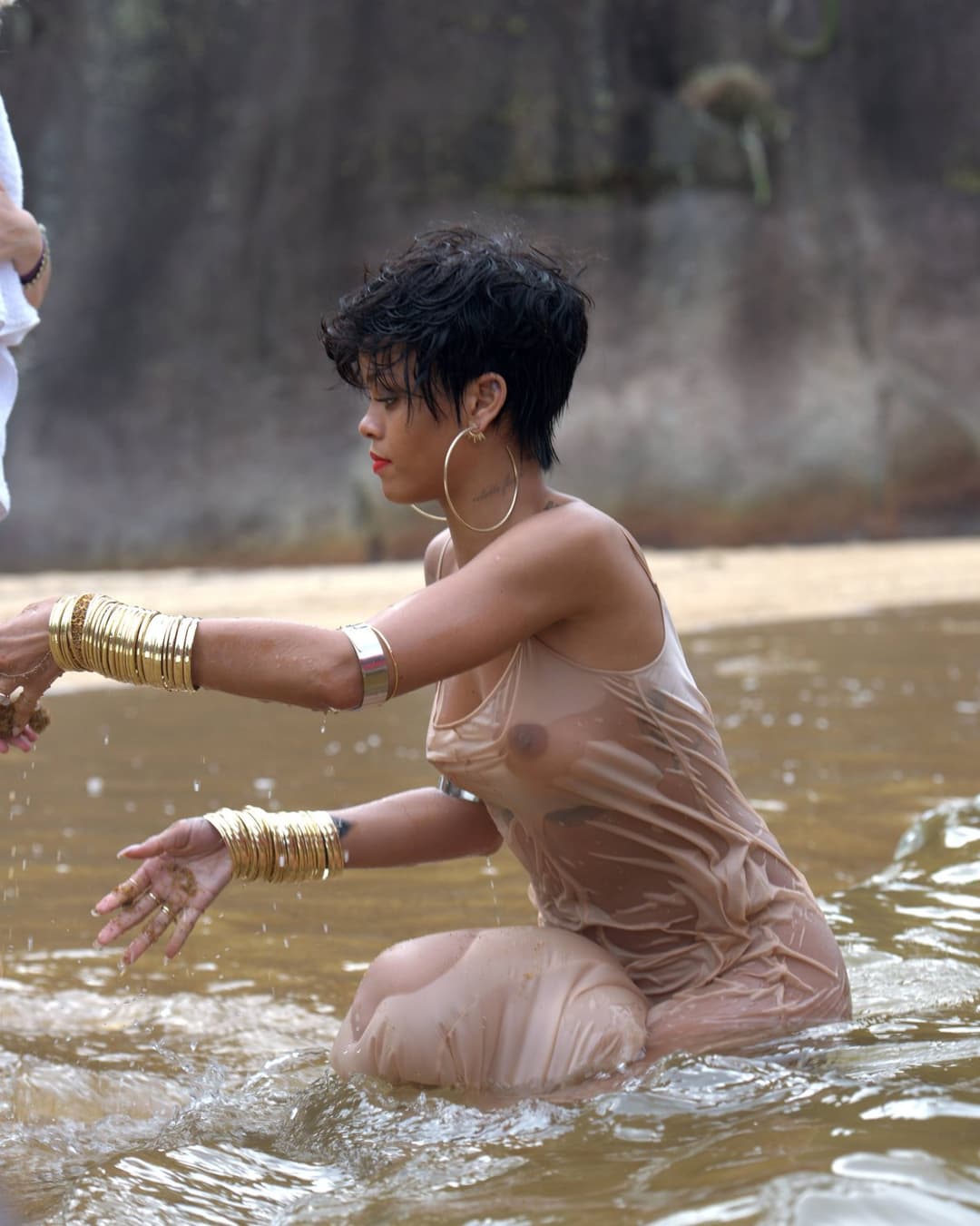 Rihanna - 2014 Vogue Brazil Outtakes v1