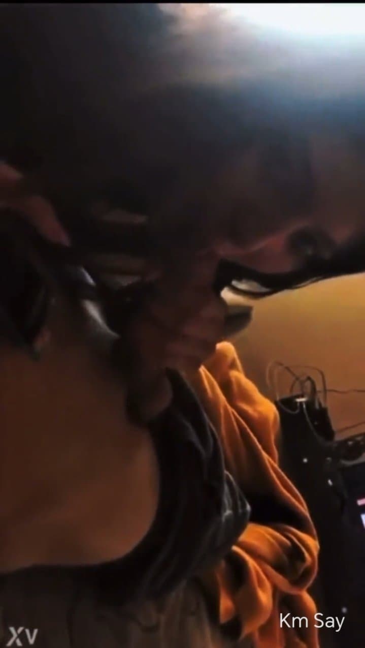 Hermanastra entra al cuarto a mamame la verg xq dice ser mi put4 mi perr4 q saca leche.