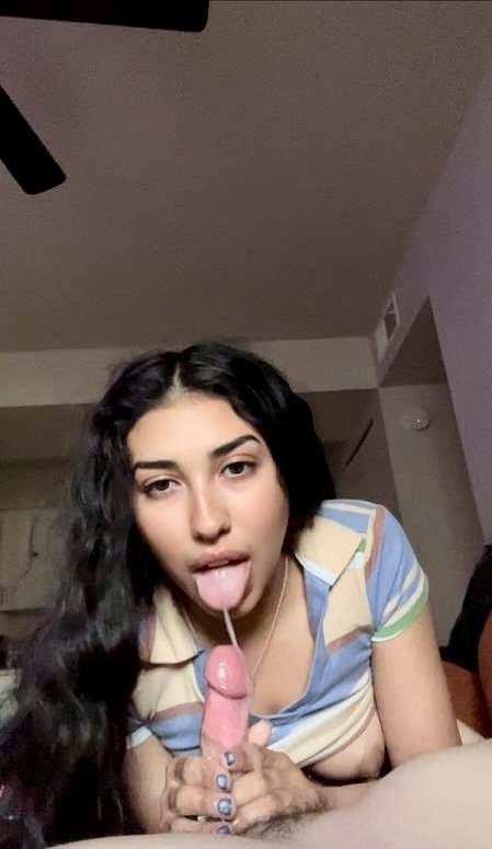 Wanna be pornstar Latina loves showing her tight and fuzzy cunt. Great nips tho ?