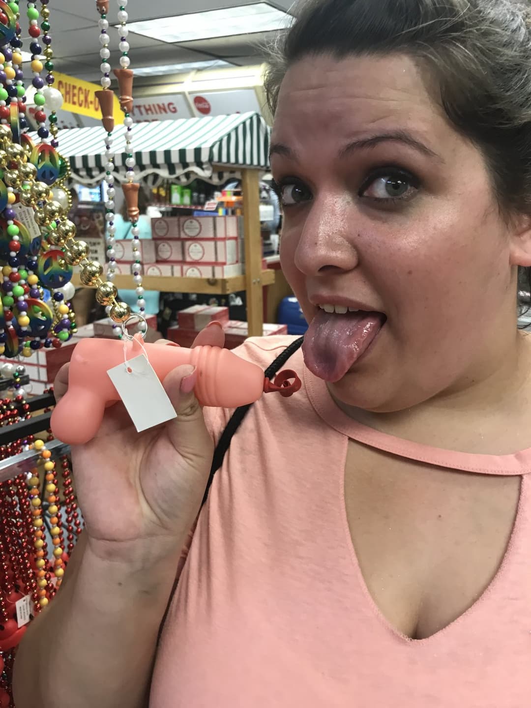 Thick beauty Whitney loves to be seen ??