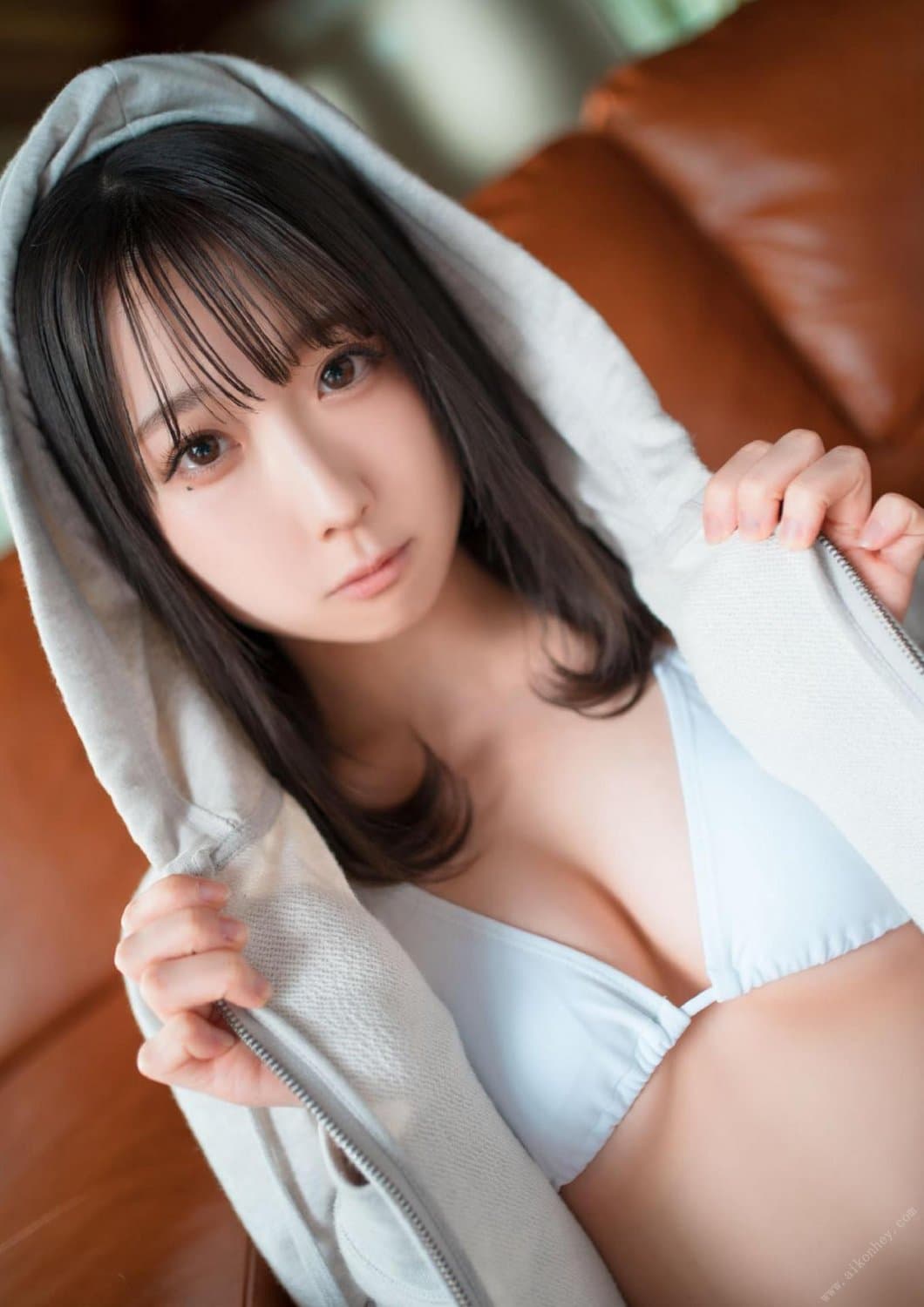 Momo Taiga 大河もも, グラビア写真集 「恋。」 Set.02 –