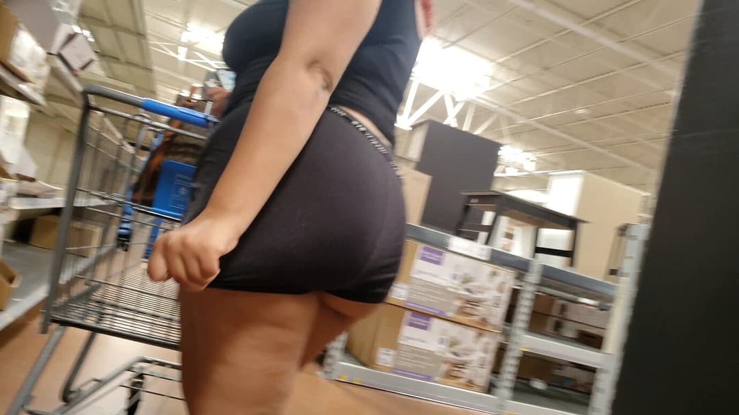 Chunky Butt Latina In Walmart