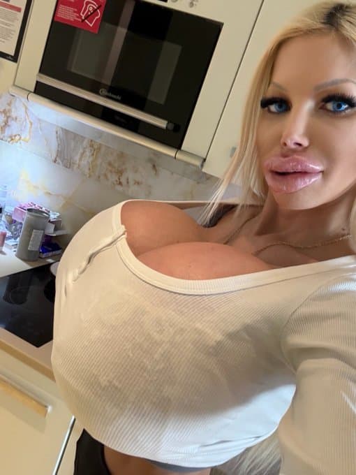 Click to view full size BIG TIT? BIMBO MILF.(Baj Angelika)PT. 3...