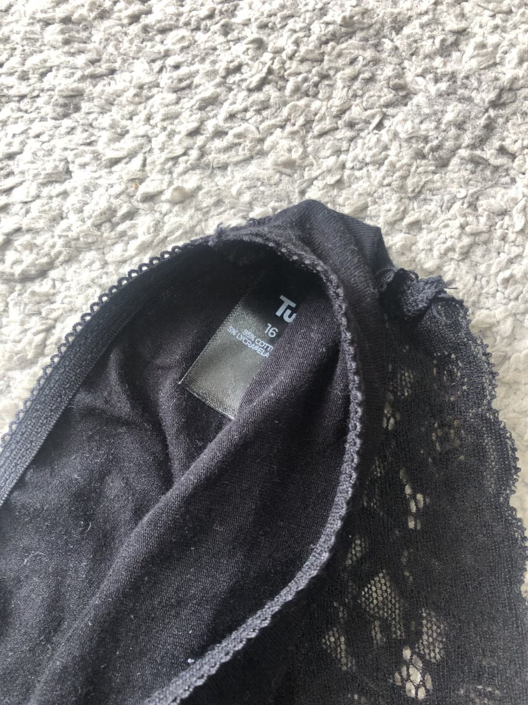 Uk milf big black pants fresh out the wash ?