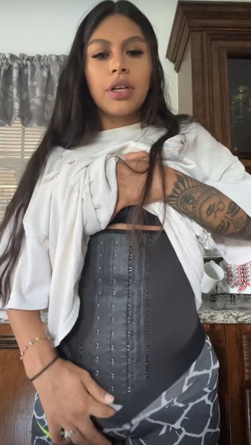 Sexy, Feet, milf, moose knuckle, feet, Latina.